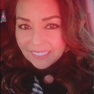 Meet your Posher, Estela